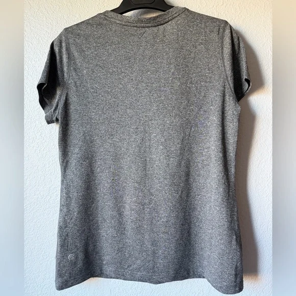 C9 by Champion Activewear Short-Sleeve V-Neck Shirt, Women's Medium, EUC - Picture 10 of 16